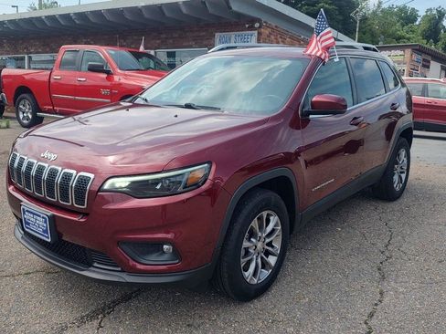 Used 2019 Jeep Cherokee Latitude Plus w/ Cold Weather Group AWD/4WD image 7
