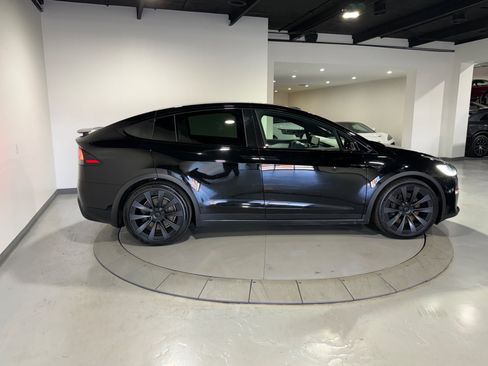 Used 2022 Tesla Model X Plaid image 15