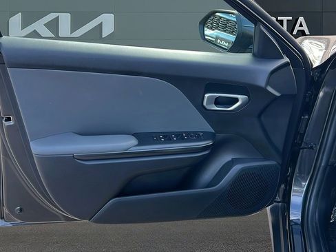 Used 2025 Kia K4 LX image 10