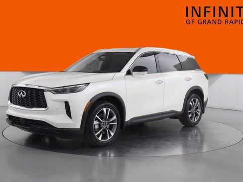Used 2024 INFINITI QX60 Luxe AWD/4WD image 3
