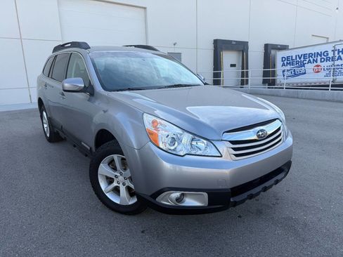 Used 2011 Subaru Outback 3.6R Limited image 4