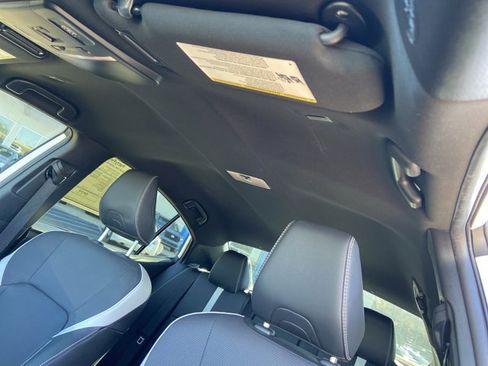 Used 2025 Toyota Camry SE image 28