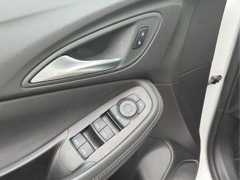 Used 2024 Buick Encore GX Preferred w/ Comfort Package FWD image 21