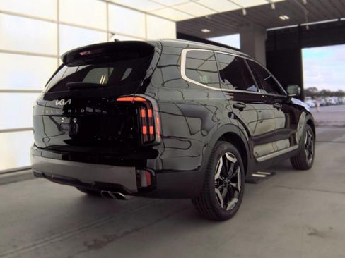 Used 2025 Kia Telluride EX FWD image 2