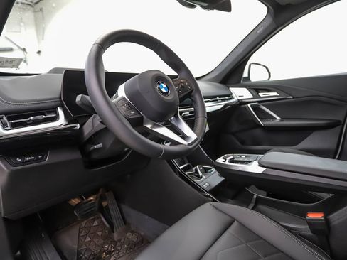 Used 2025 BMW X1 xDrive28i w/ Premium Package image 10