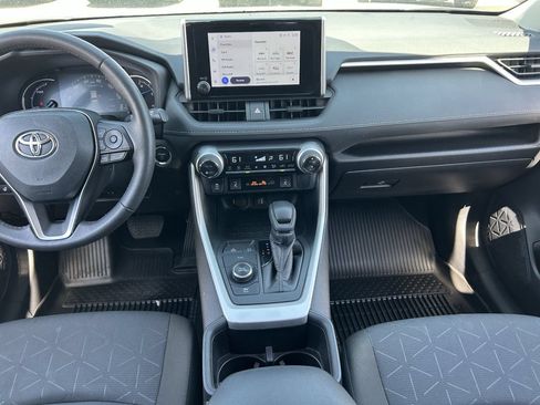 Used 2024 Toyota RAV4 XLE AWD/4WD image 16