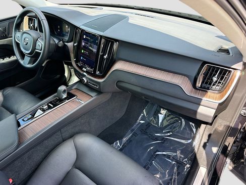 Used 2022 Volvo XC60 T8 Inscription Expression w/ Advanced Package image 35