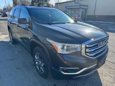 Used 2017 GMC Acadia SLT image 3