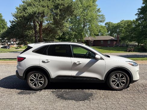 Used 2021 Ford Escape SEL w/ Technology Package FWD image 7