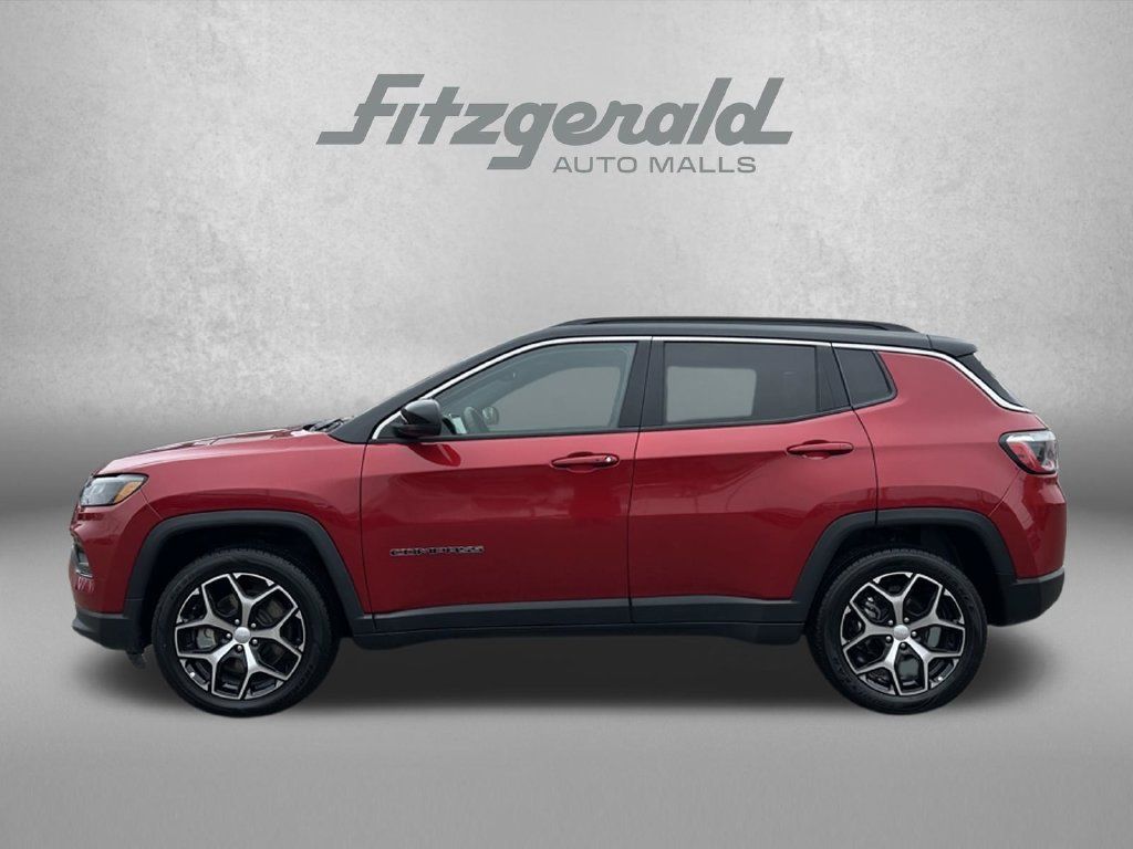 Used 2024 Jeep Compass Limited AWD/4WD image 8