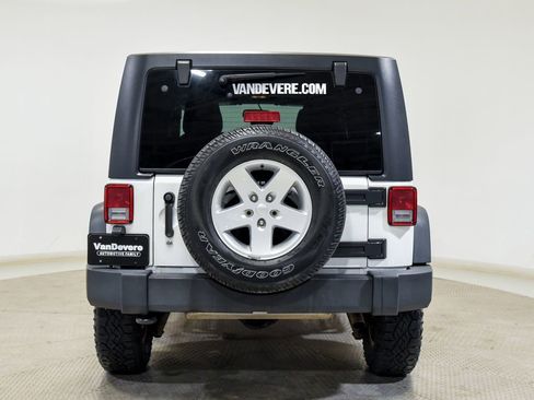 Used 2018 Jeep Wrangler Unlimited Sport S AWD/4WD image 9