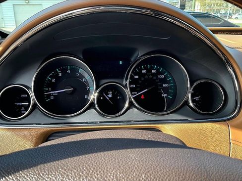 Used 2013 Buick Enclave Premium image 20