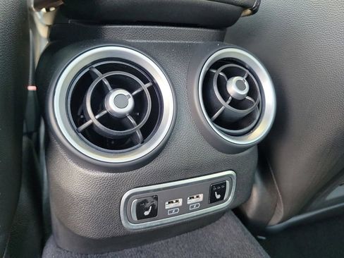Used 2022 Alfa Romeo Giulia Veloce RWD image 22