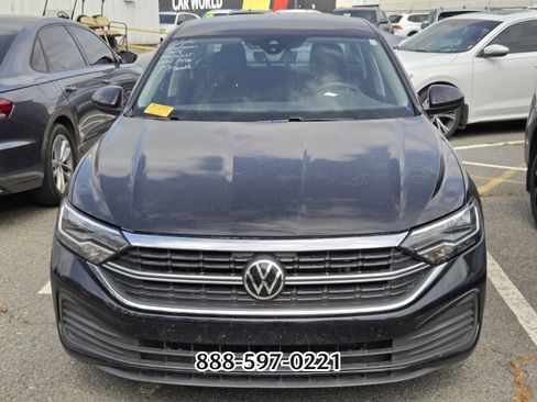 Used 2022 Volkswagen Jetta SE w/ Panoramic Sunroof Package image 11