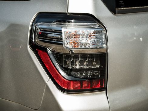 Used 2016 Toyota 4Runner Limited AWD/4WD image 8