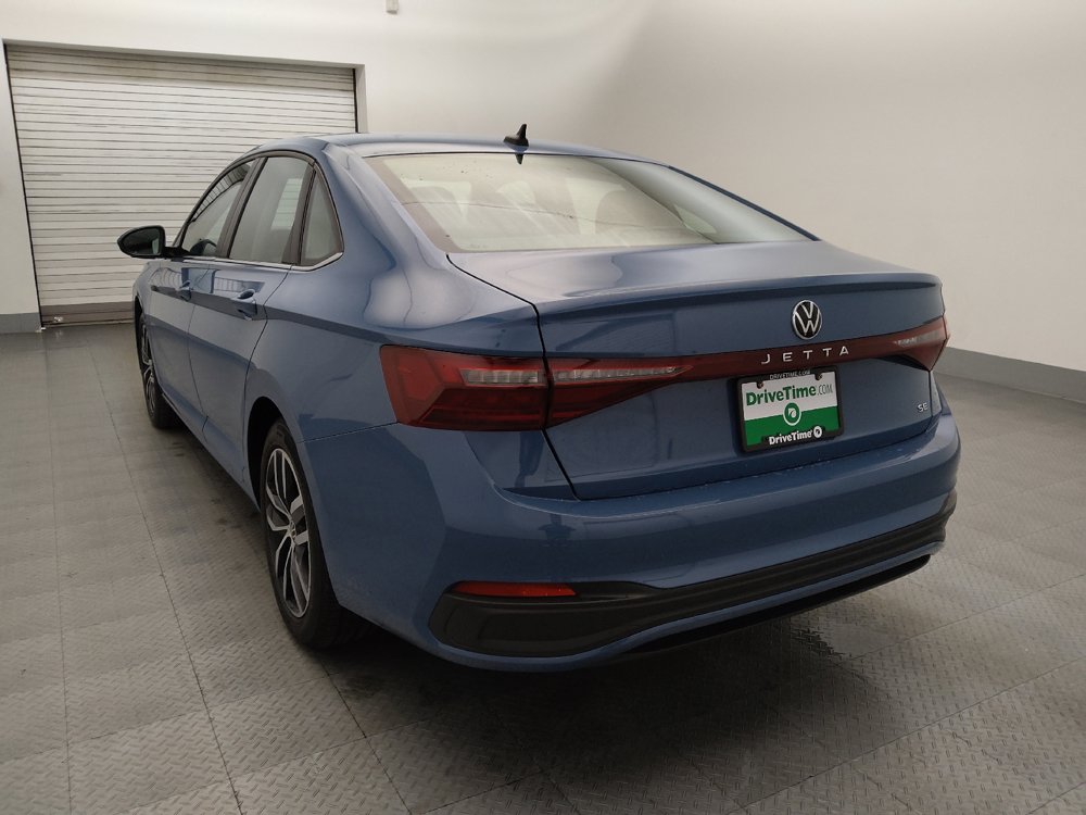 Used 2025 Volkswagen Jetta SE FWD image 5