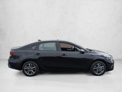 Used 2023 Kia Forte LXS image 4