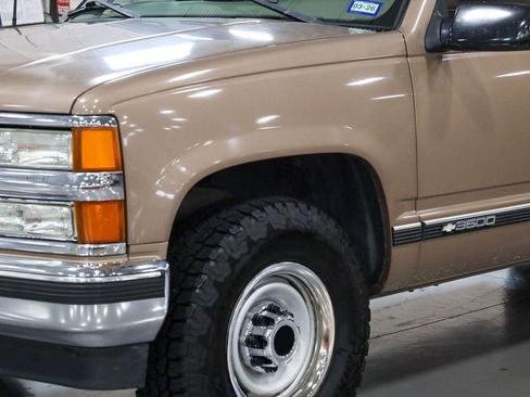 Used 1997 Chevrolet Silverado 3500 w/ Convenience Pkg image 22