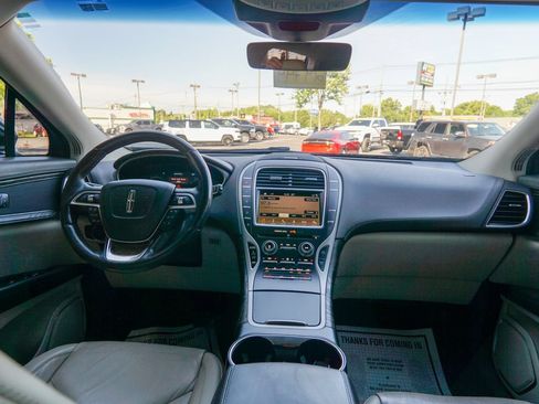 Used 2019 Lincoln Nautilus Select FWD image 15