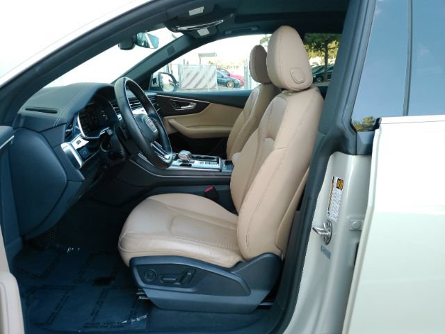 Used 2023 Audi Q8 Premium Plus w/ Premium Plus Package AWD/4WD image 12