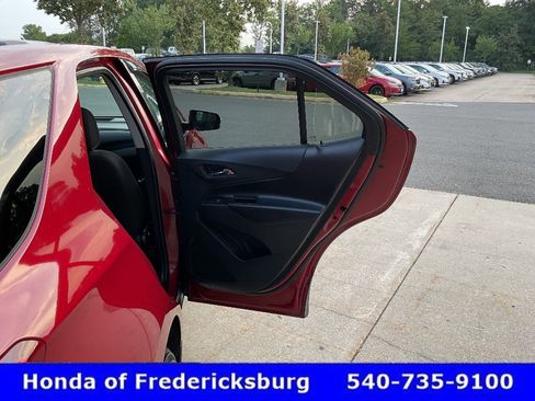 Used 2018 Chevrolet Equinox LT AWD/4WD image 18