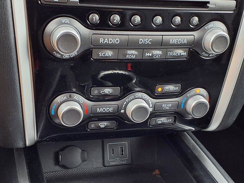 Used 2020 Nissan Pathfinder S image 22