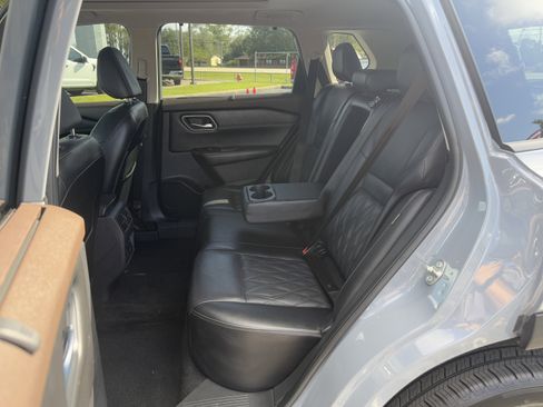 Used 2022 Nissan Rogue Platinum w/ Head-Up Display Package image 33