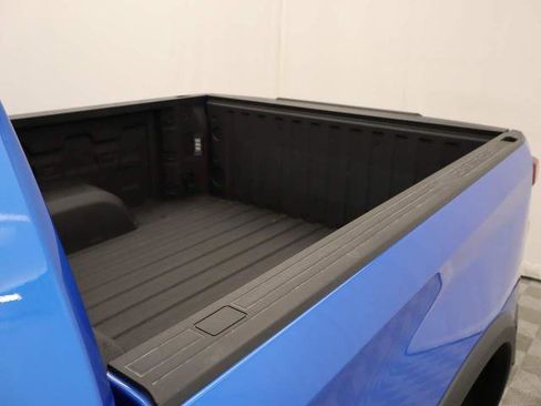 Used 2025 Chevrolet Silverado 1500 ZR2 w/ Technology Package image 40