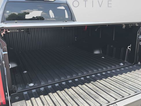Certified 2025 Toyota Tundra Limited AWD/4WD image 32