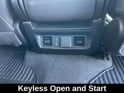 Used 2025 Chevrolet Silverado 2500 LT w/ Convenience Package image 29