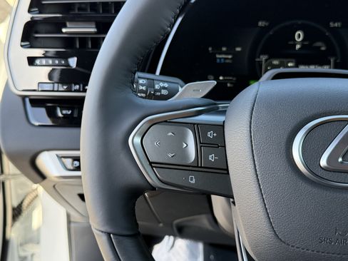 New 2026 Lexus RX 450h AWD image 22