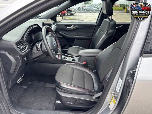 Used 2024 Ford Escape ST-Line w/ Tech Pack #1 AWD/4WD image 9