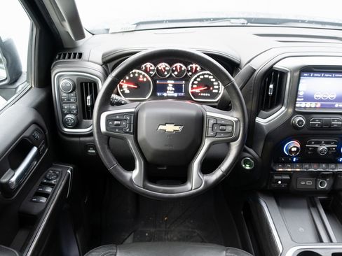 Used 2020 Chevrolet Silverado 1500 LTZ image 2