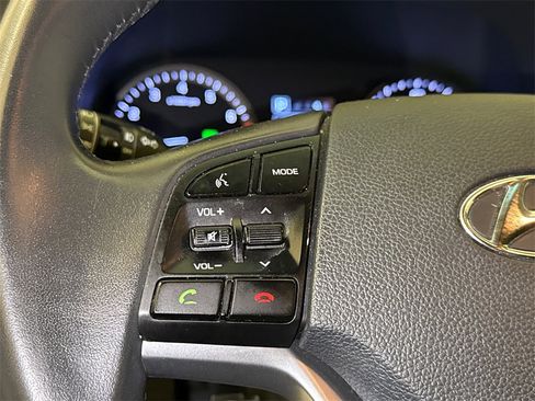 Used 2016 Hyundai Tucson Sport image 32