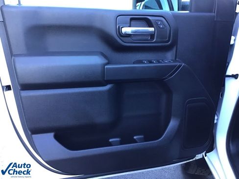 Used 2025 Chevrolet Silverado 2500 Custom w/ Custom Value Package image 28