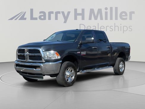 Used 2018 RAM 2500 Tradesman w/ Chrome Appearance Group AWD/4WD image 2