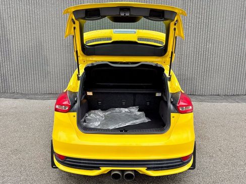 Certified 2018 Ford Focus ST image 15