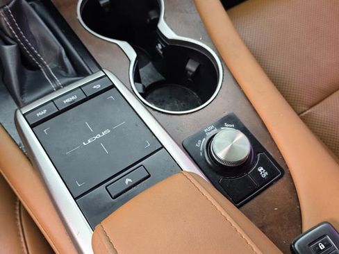 Used 2021 Lexus RX 350L FWD w/ Premium Package image 17