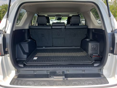 Used 2022 Toyota 4Runner Limited AWD/4WD image 9