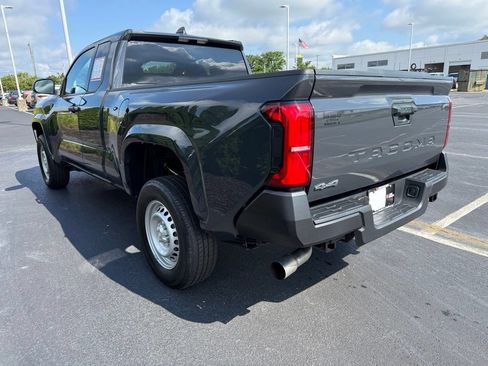 Certified 2025 Toyota Tacoma SR AWD/4WD image 4