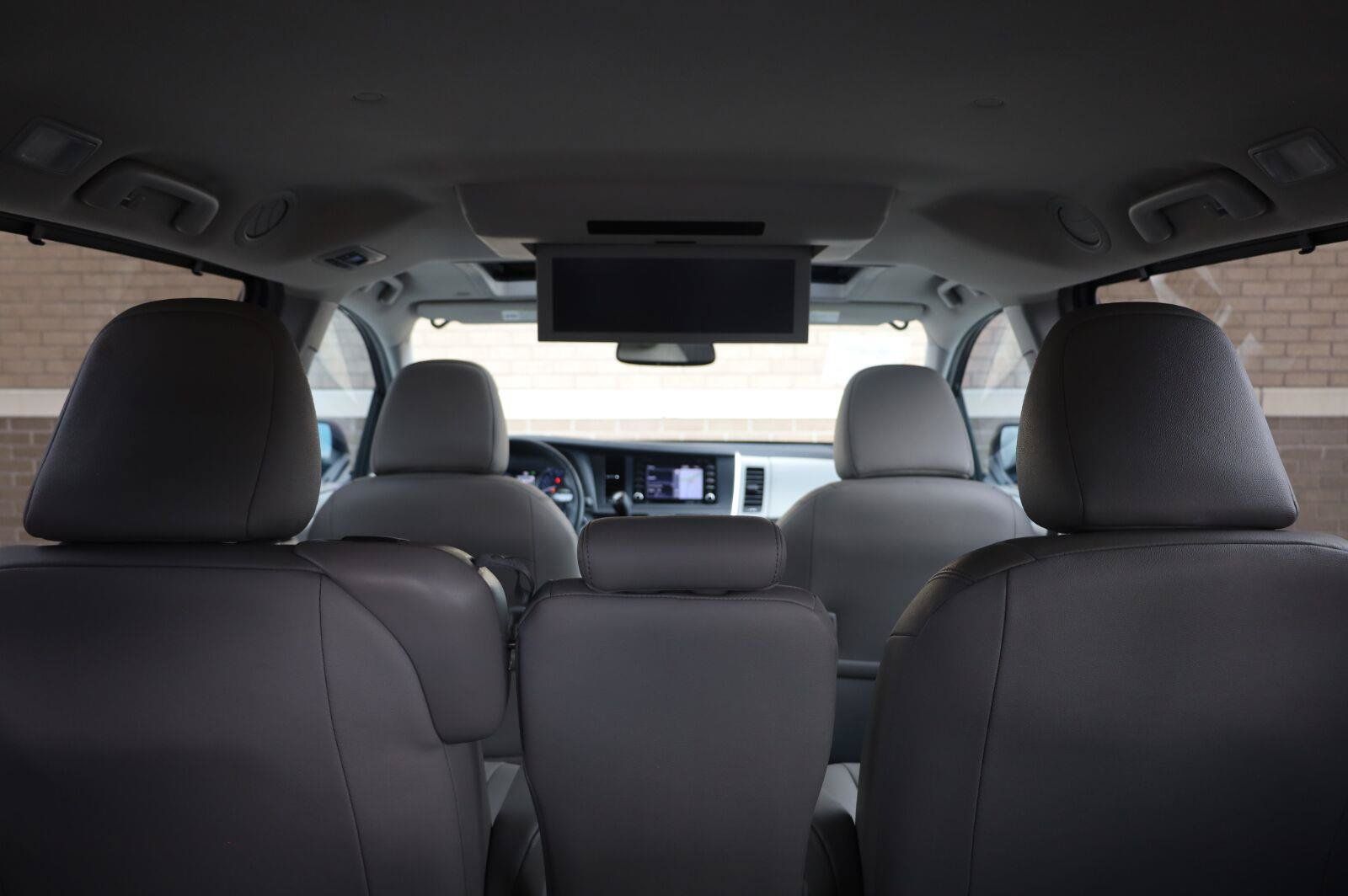 Used 2019 Toyota Sienna XLE Premium FWD image 27