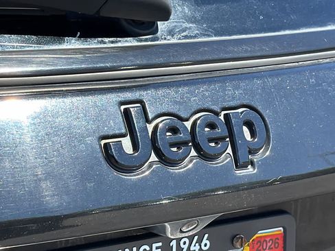 Used 2020 Jeep Compass Latitude FWD image 28