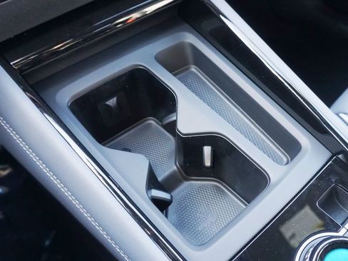 New 2026 Volkswagen Tiguan SEL R-Line AWD/4WD image 18