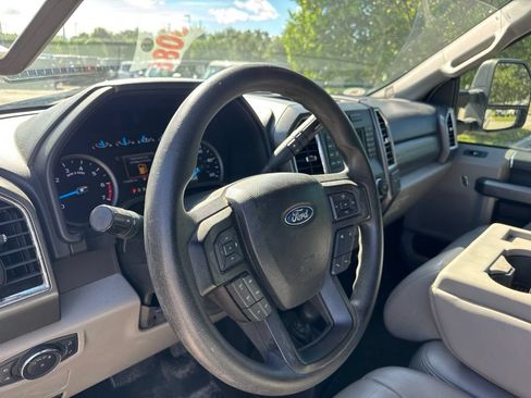 Used 2017 Ford F250 XLT AWD/4WD image 9