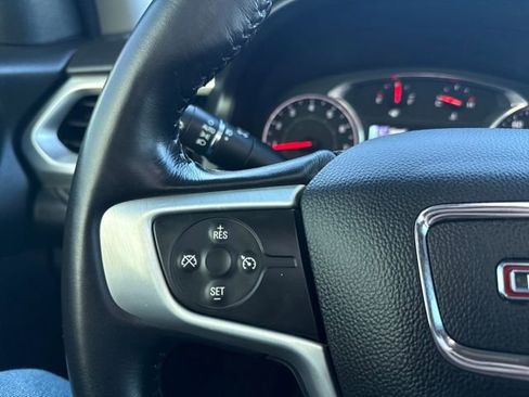 Used 2018 GMC Acadia SLT image 30