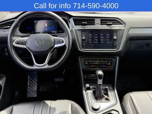 Used 2022 Volkswagen Tiguan SE w/ Panoramic Sunroof Package AWD/4WD image 28