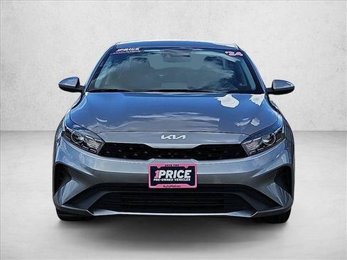 Used 2024 Kia Forte LXS FWD image 2