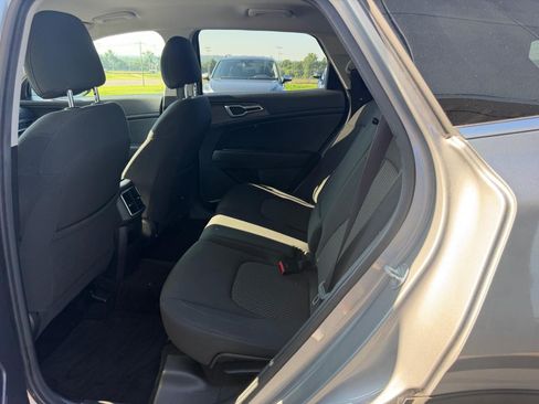 Used 2024 Kia Sportage LX AWD/4WD image 9