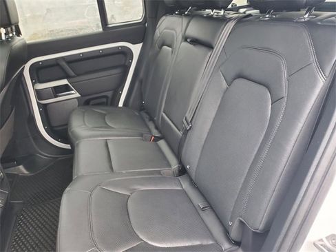 Used 2024 Land Rover Defender 110 S image 33