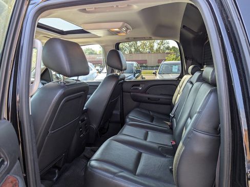 Used 2013 Chevrolet Avalanche LTZ image 14